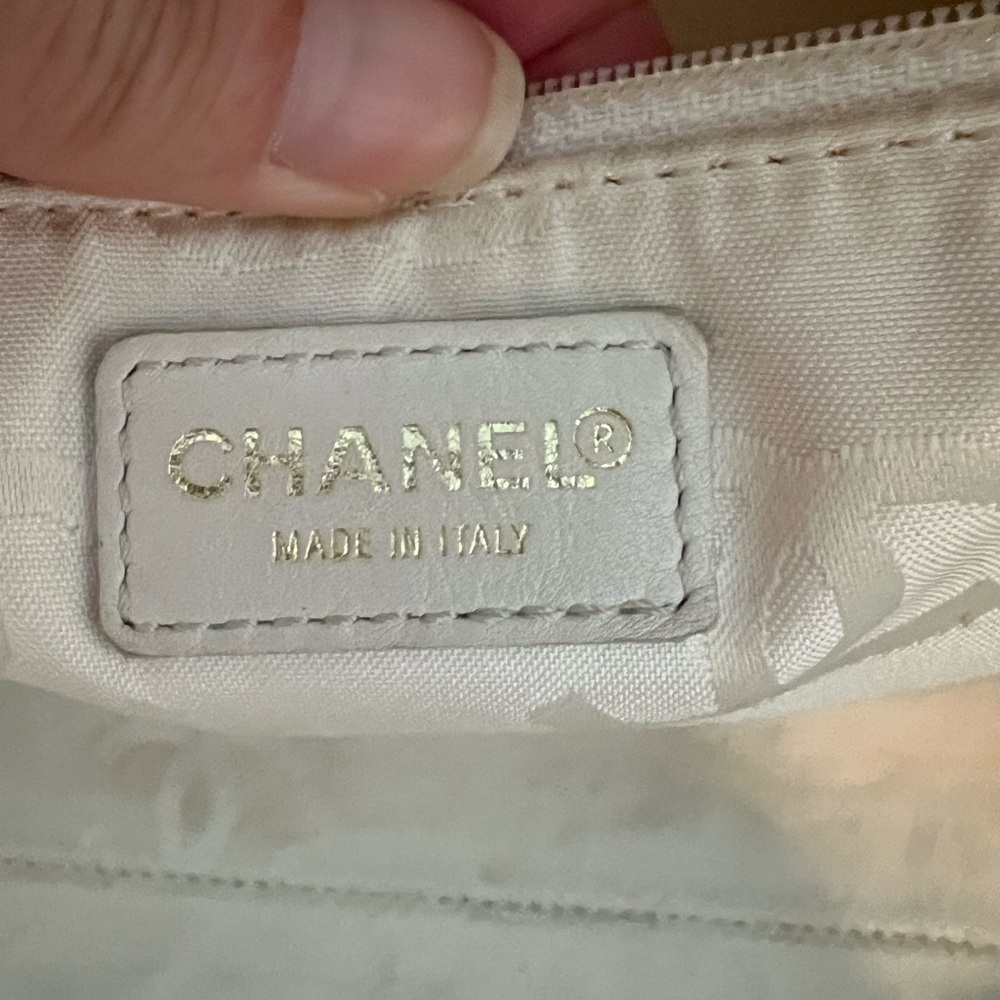 Chanel Bowler Bag w/Gold Hardware - Picture 7 of 17